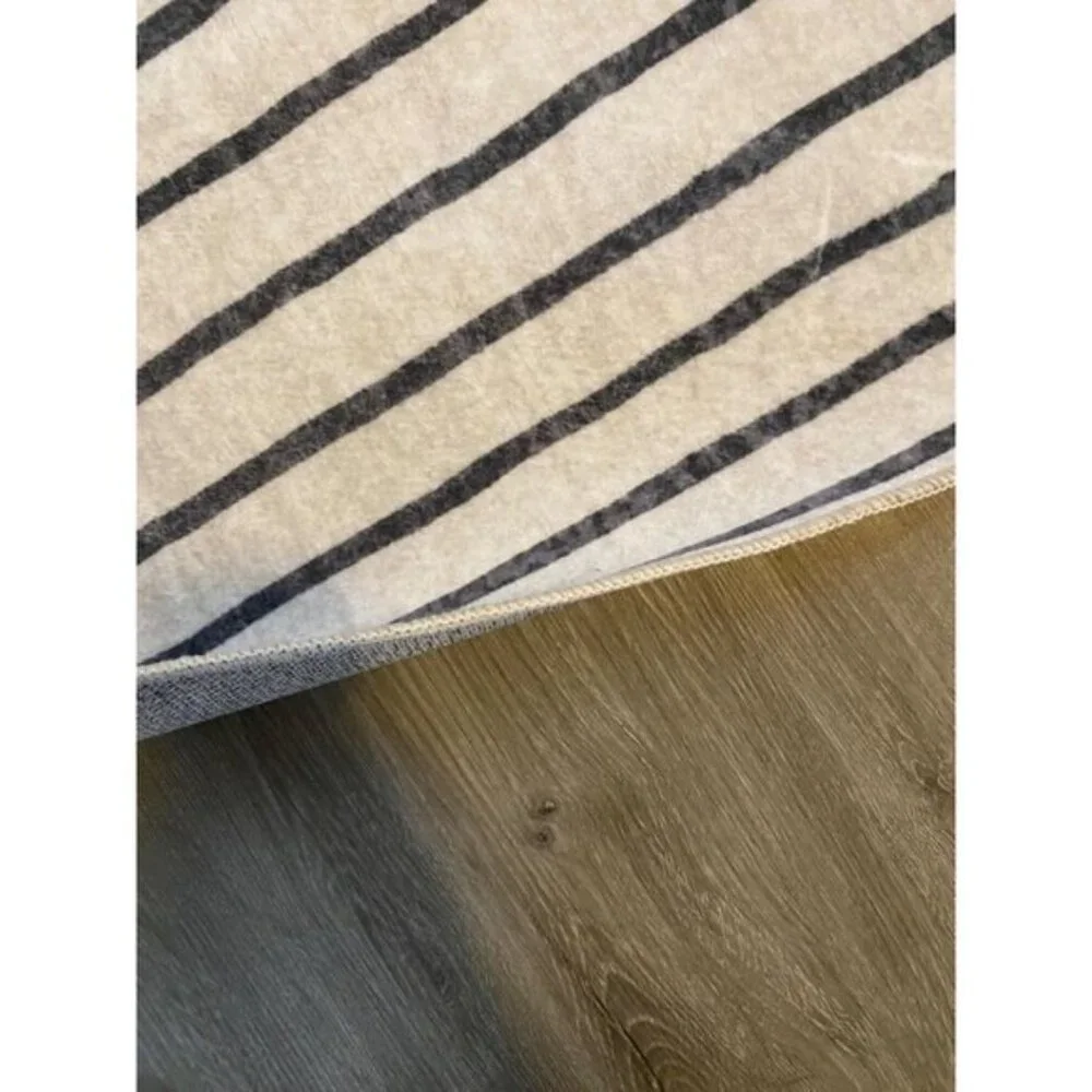 New 5x7 Black & White Abstract Rug, Washable Non-Slip Modern Carpet for Home